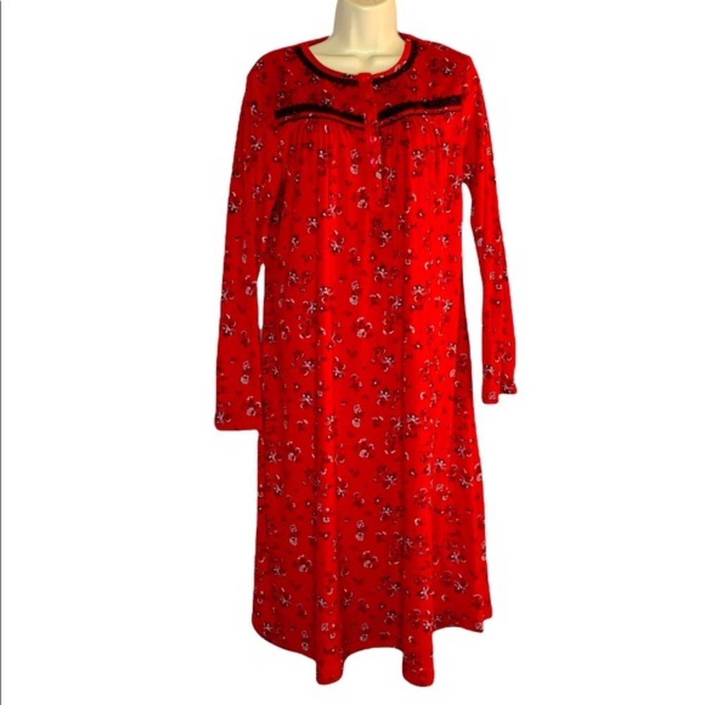 Secret Treasures Women's Long Sleeve Scoop Neck Velour Nightgown Size M (8-10)
